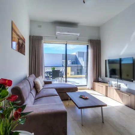 Sunny Modern Mellieħa