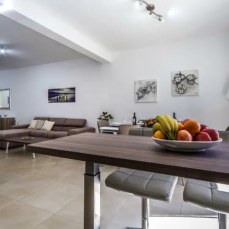 Sunny Modern Apartment Mellieha