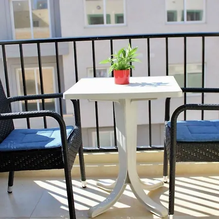 Sunny Modern Apartment