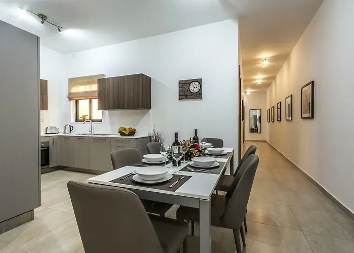 Sunny Modern Mellieħa